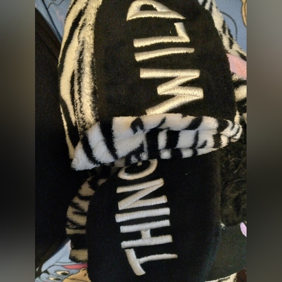 Secret Treasures Sleepwear Wrap Hooded Zebra Print Snug Adult Wearable Blanket - Picture 2 of 10